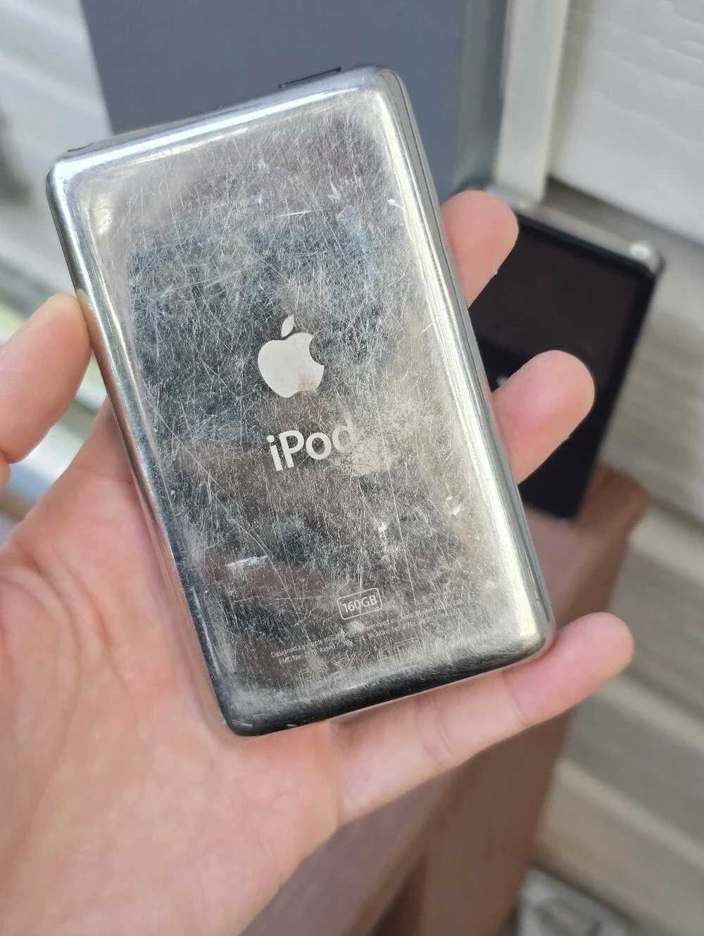Apple iPod classic 6th Gen Gray 160 gb ipod shuffle + 5th gen ipod 80 gb READ